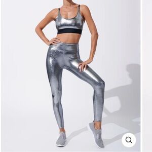 EUC Heroine Sport Marvel Legging Platinum Medium